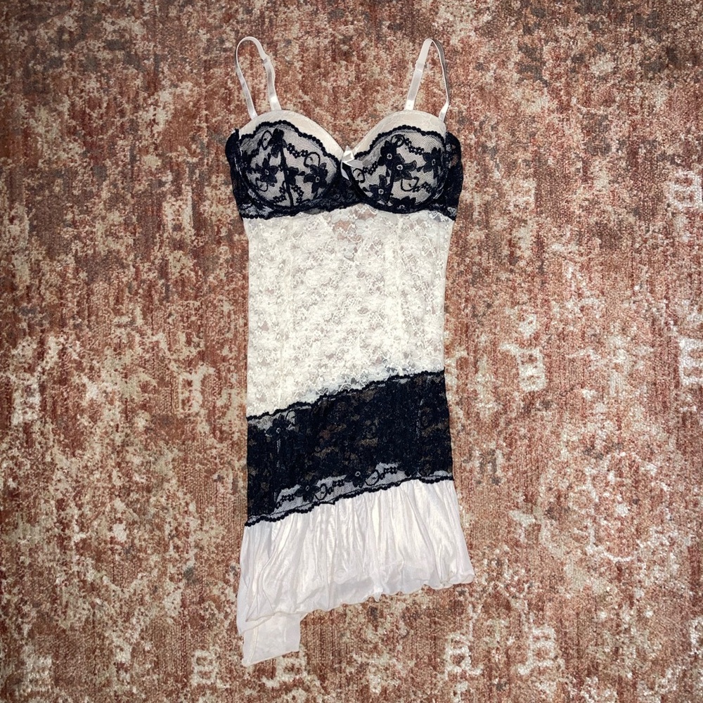 Lace Colorblock Slip - Picture 2 of 8
